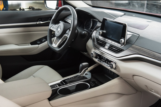 2019 nissan altima interior