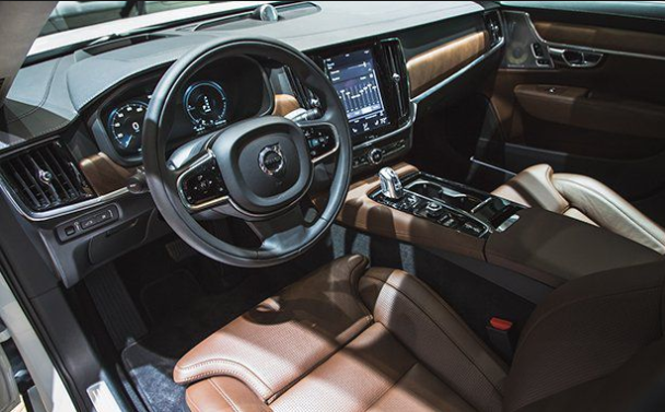 2018 VOLVO S90 interior