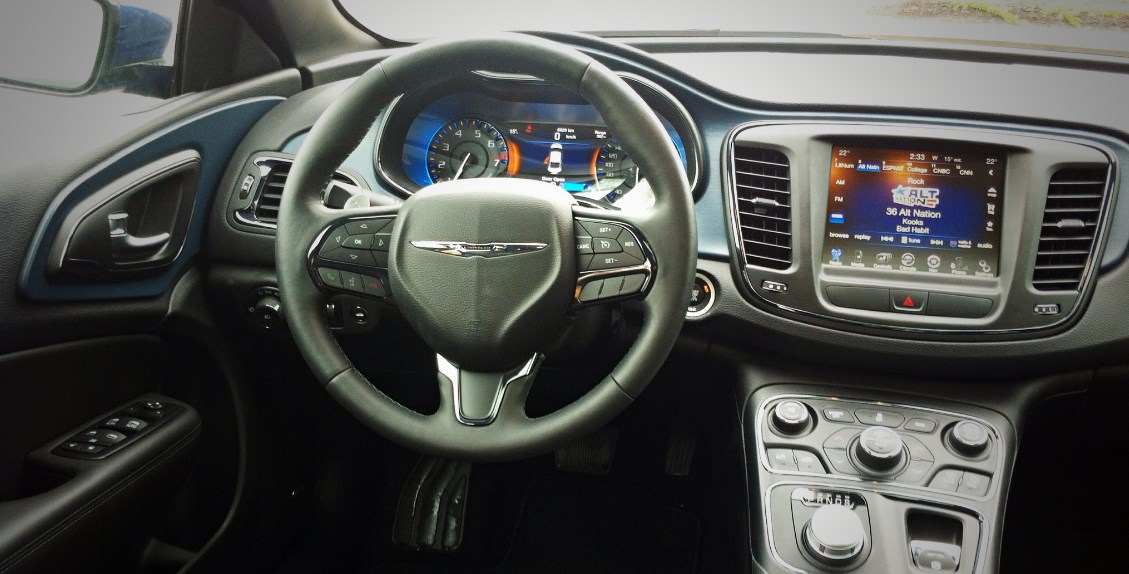 2019 Chrysler 200 S Interior