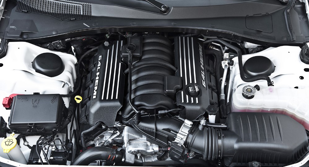 2019 Chrysler 300 Engine