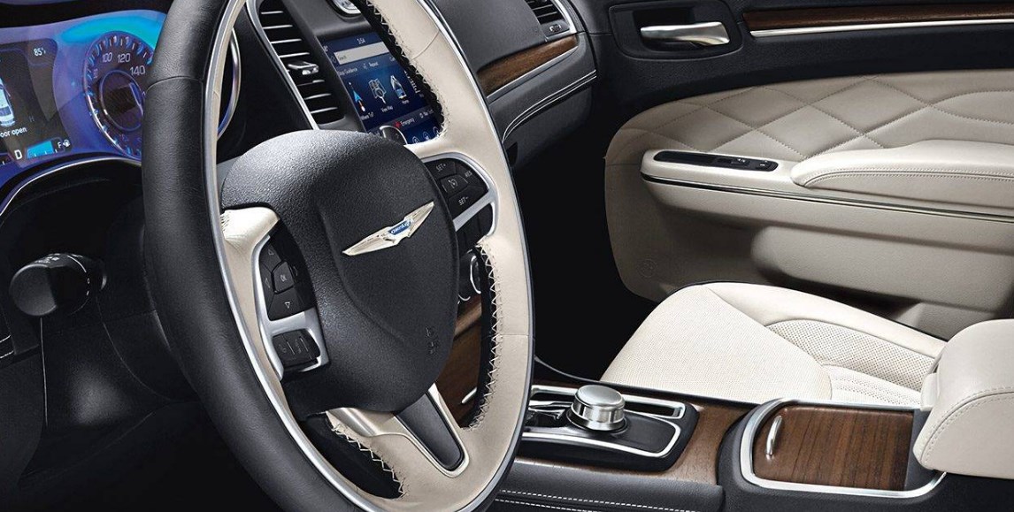 2019 Chrysler 300C Interior