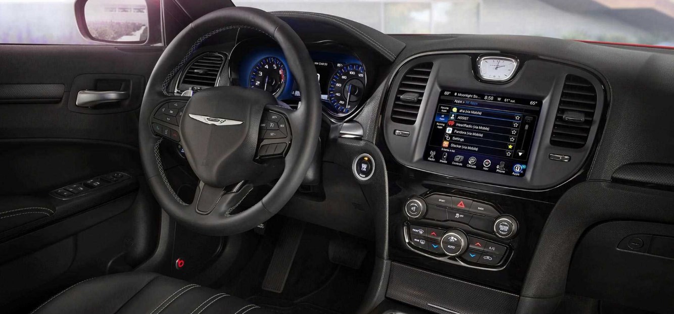 2019 Chrysler SRT Interior