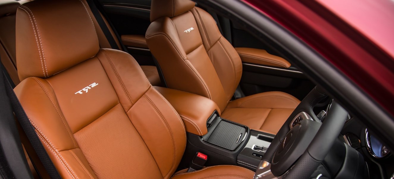 2019 Chrysler 300C SRT Interior