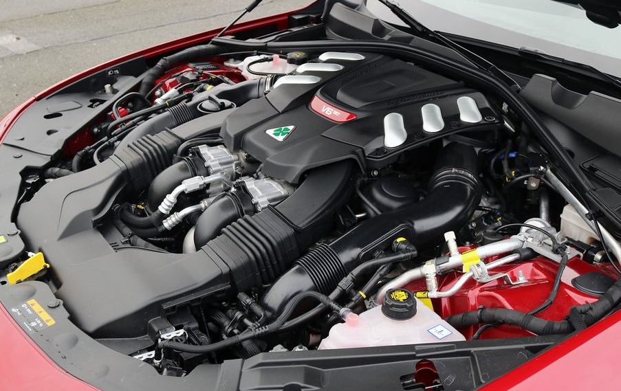 2021 Alfa Romeo Giulia Engine