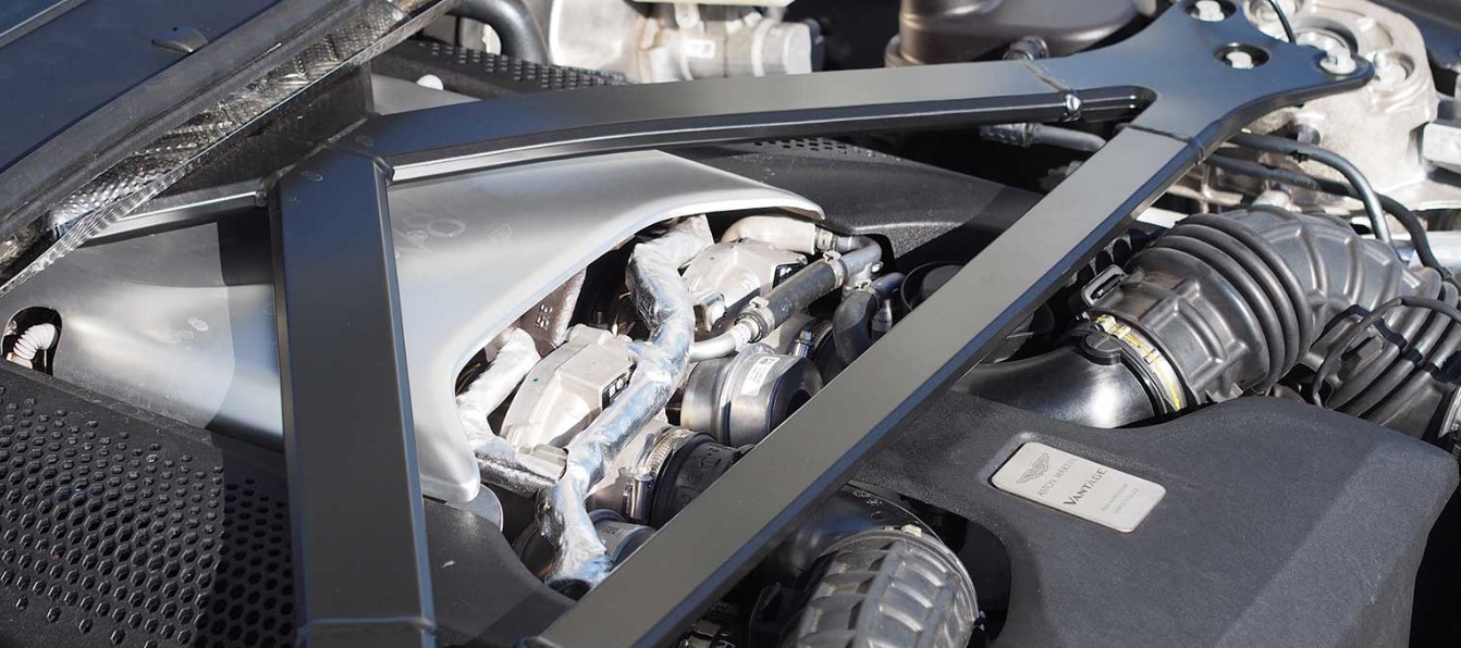 Aston Martin 2019 Vantage Engine