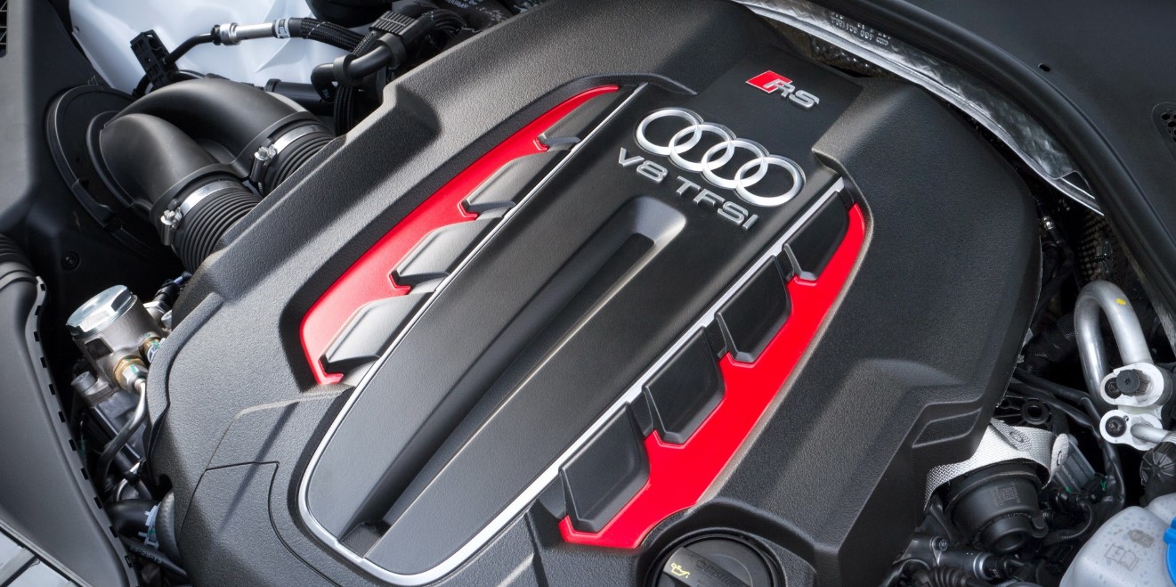 2020 Audi RS7 Engine