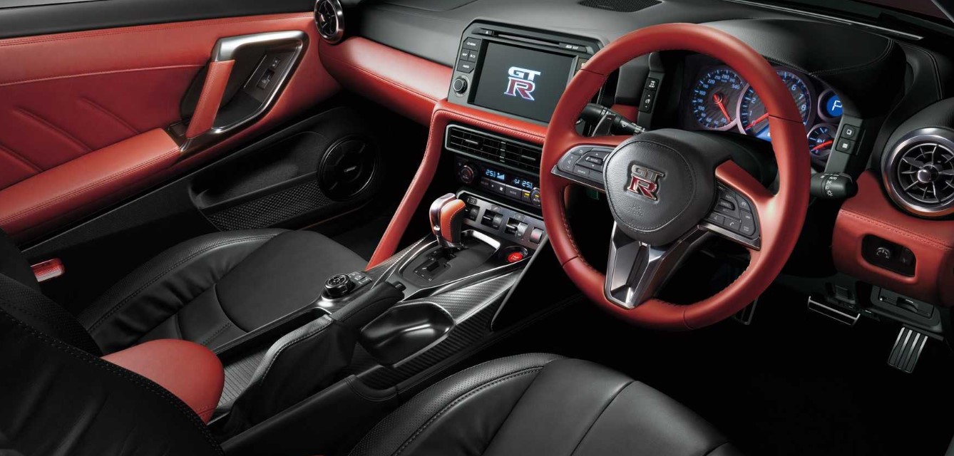 Nissan GTR 2021 Interior