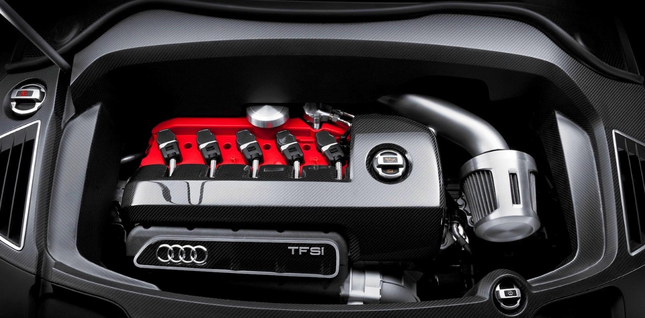 2020 Audi RS Q3 Engine