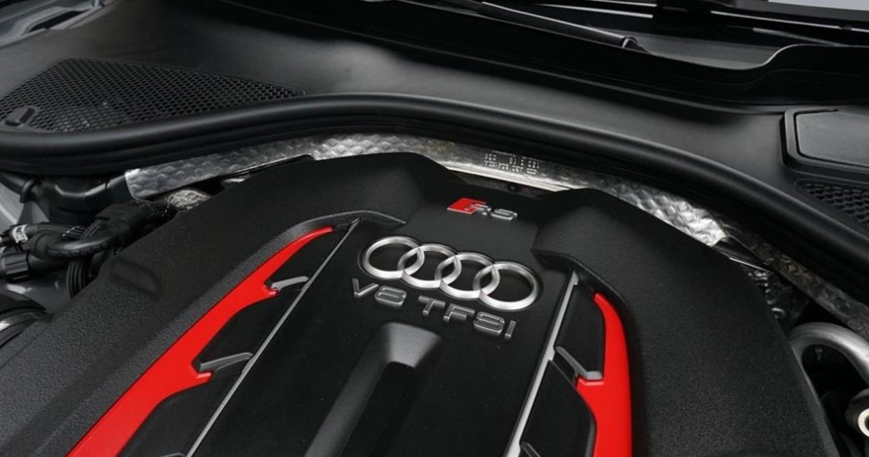 2020 Audi RS6 Engine