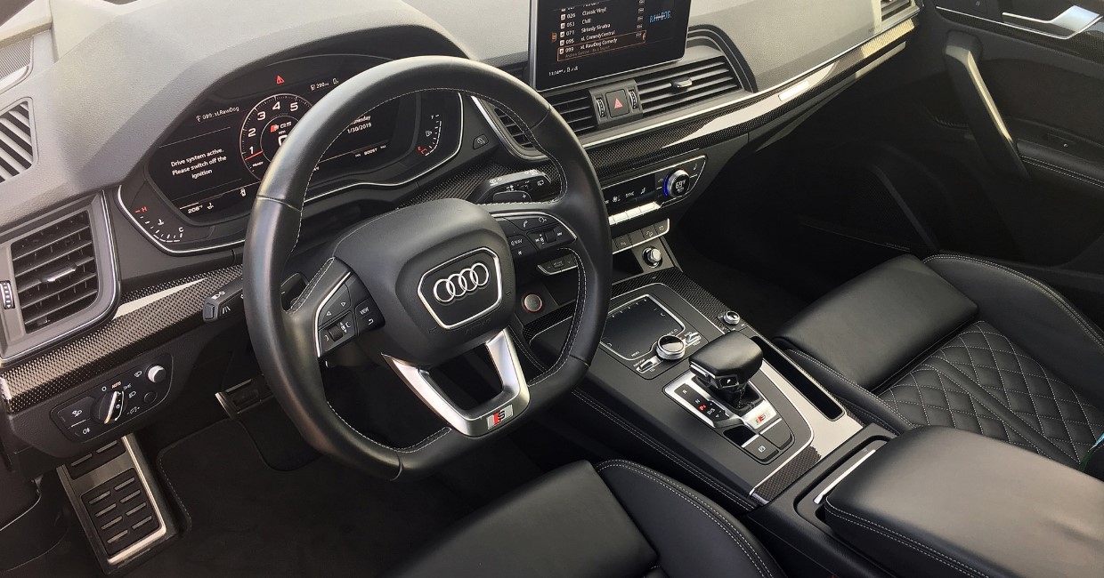 2020 Audi SQ3 Interior