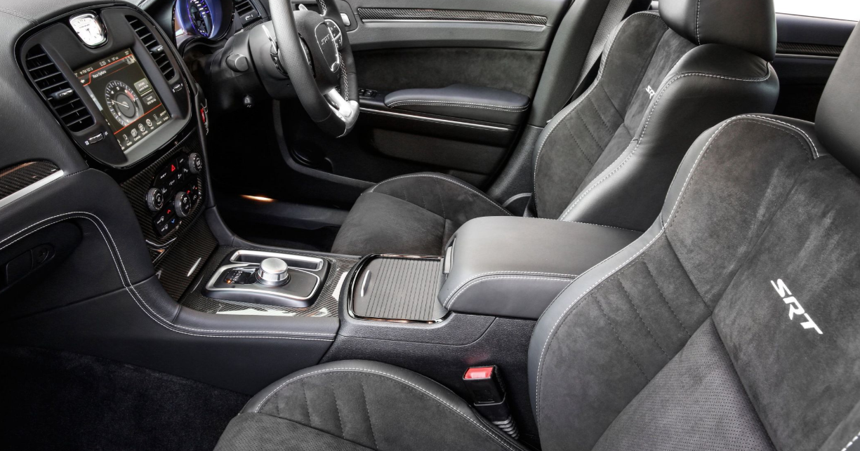 2020 Chrysler 300 SRT Interior