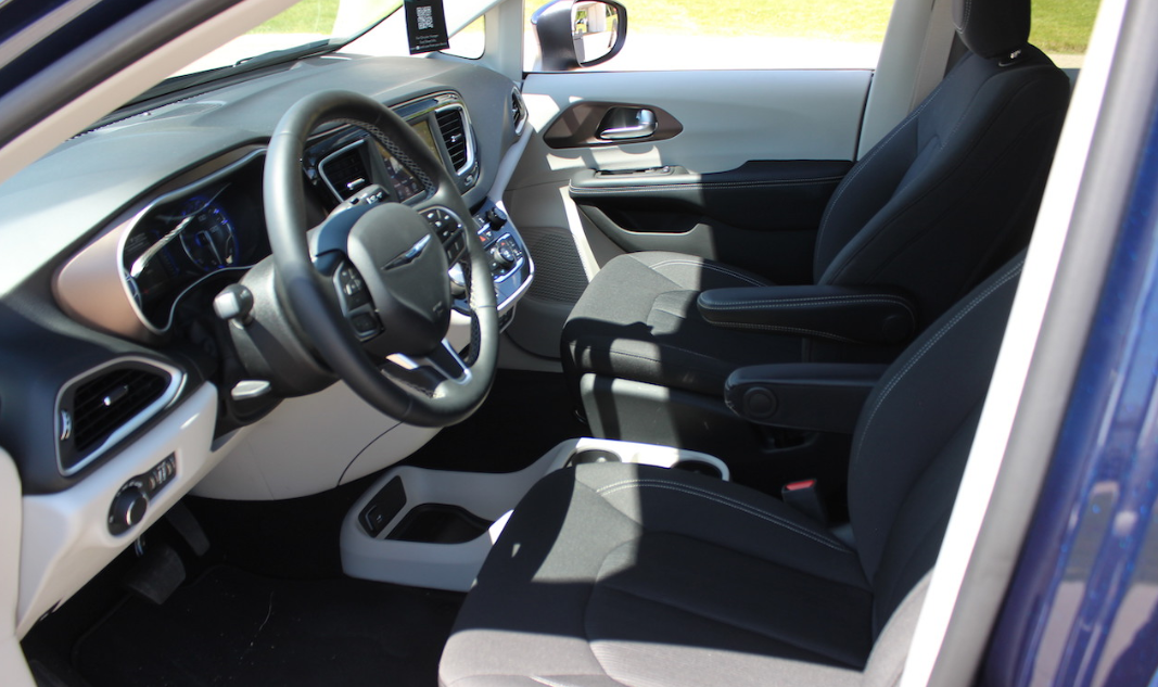 2020 Chrysler Voyager Interior