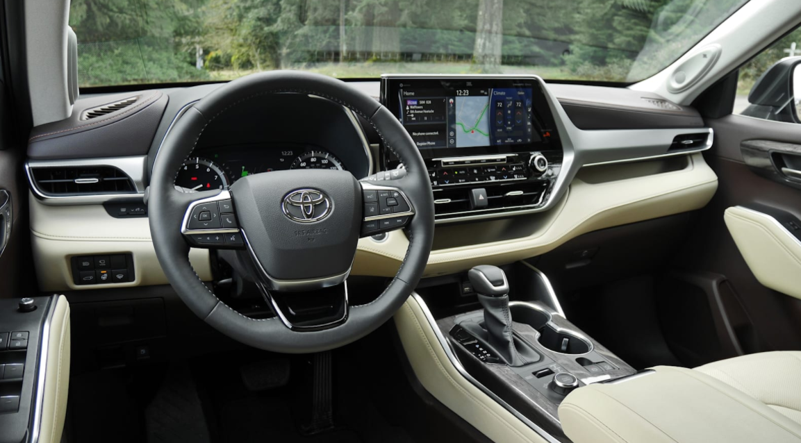 2023 Toyota Highlander Interior