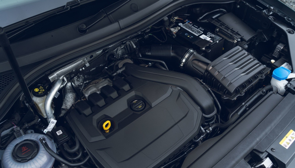 2023 VW Tiguan Engine