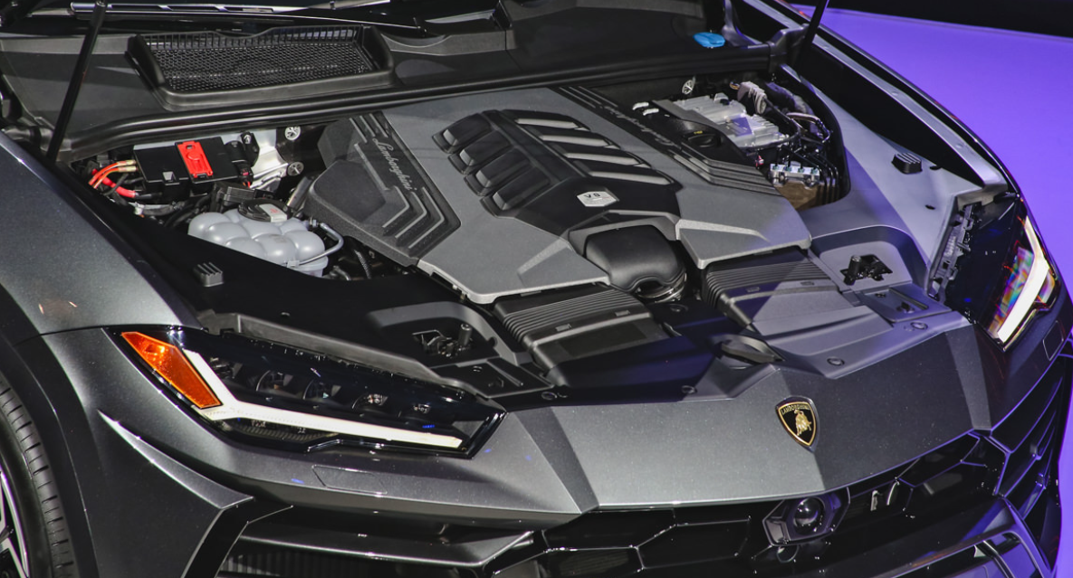 2023 Lamborghini Urus Engine