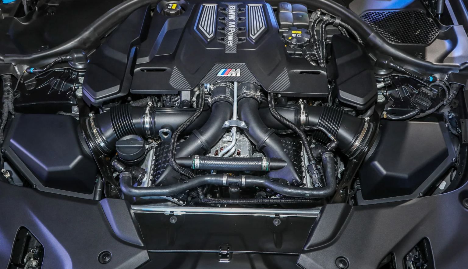 2024 BMW M5 PHEV Engine2024 BMW M5 PHEV Engine
