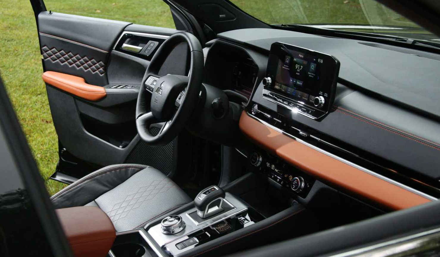 2024 Mitsubishi Outlander Interior